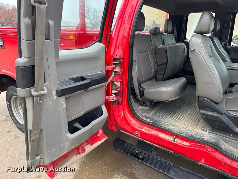 image for item EA2098 2018 Ford F350 Super Duty XL SuperCab utility bed pickup truck