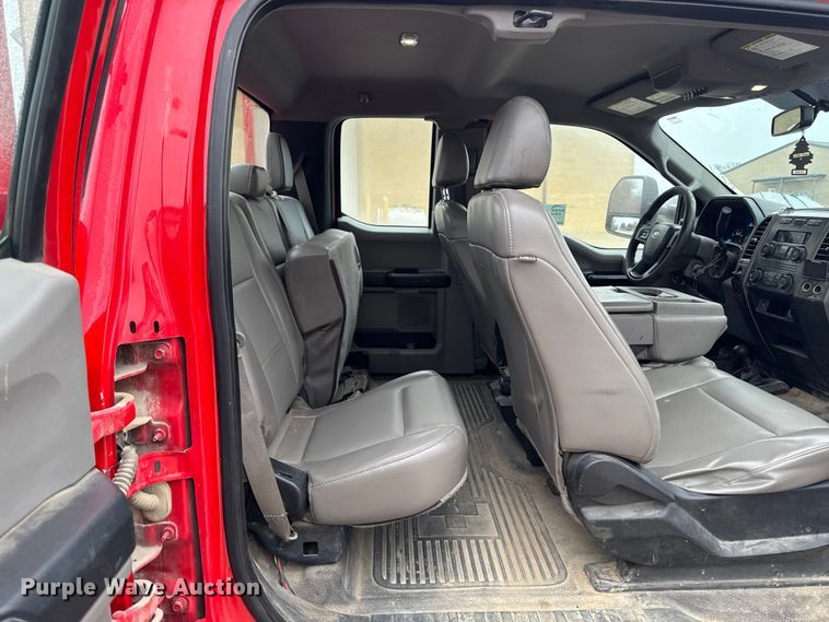 image for item EA2098 2018 Ford F350 Super Duty XL SuperCab utility bed pickup truck