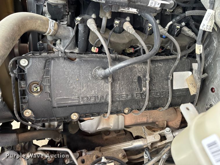 image for item EA2098 2018 Ford F350 Super Duty XL SuperCab utility bed pickup truck