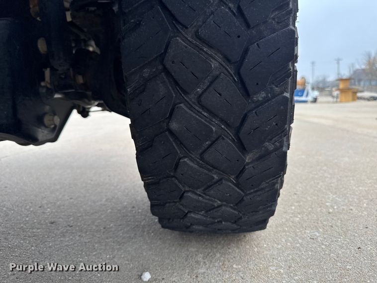 image for item EA2098 2018 Ford F350 Super Duty XL SuperCab utility bed pickup truck