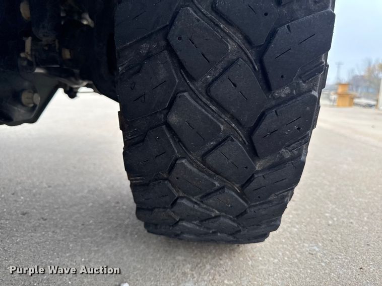 image for item EA2098 2018 Ford F350 Super Duty XL SuperCab utility bed pickup truck