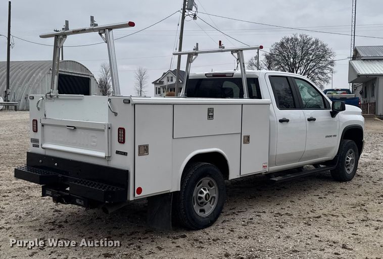 image for item EA2124 2021 Chevrolet Silverado 2500 HD Double Cab utility bed pickup truck