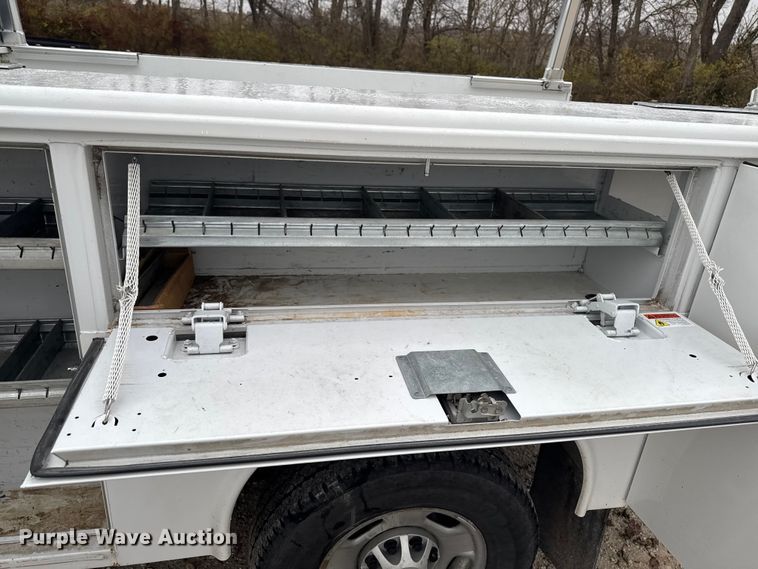 image for item EA2124 2021 Chevrolet Silverado 2500 HD Double Cab utility bed pickup truck