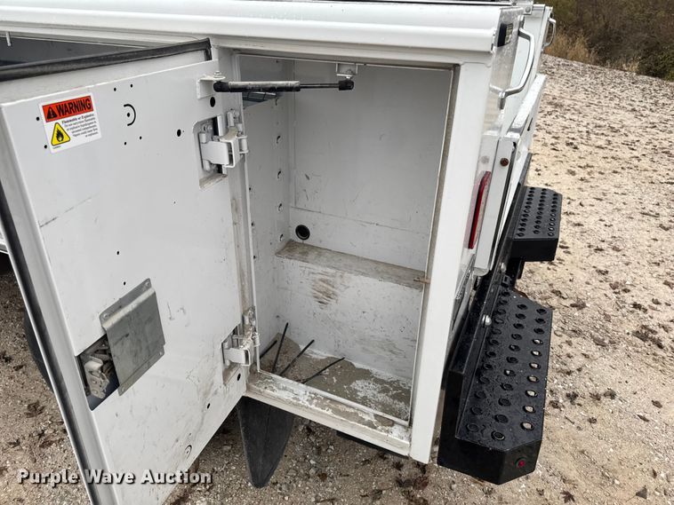 image for item EA2124 2021 Chevrolet Silverado 2500 HD Double Cab utility bed pickup truck