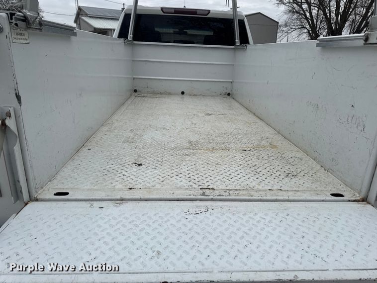 image for item EA2124 2021 Chevrolet Silverado 2500 HD Double Cab utility bed pickup truck