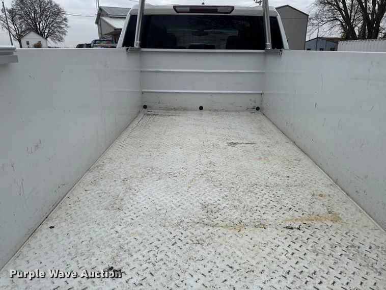 image for item EA2124 2021 Chevrolet Silverado 2500 HD Double Cab utility bed pickup truck