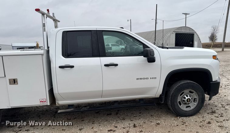 image for item EA2124 2021 Chevrolet Silverado 2500 HD Double Cab utility bed pickup truck