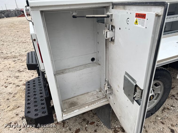 image for item EA2124 2021 Chevrolet Silverado 2500 HD Double Cab utility bed pickup truck