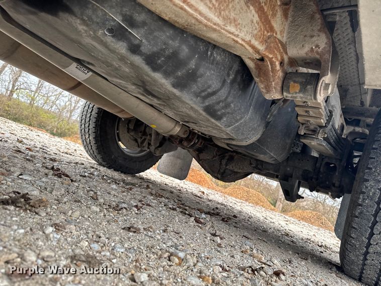 image for item EA2124 2021 Chevrolet Silverado 2500 HD Double Cab utility bed pickup truck