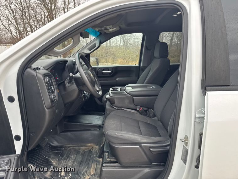 image for item EA2124 2021 Chevrolet Silverado 2500 HD Double Cab utility bed pickup truck