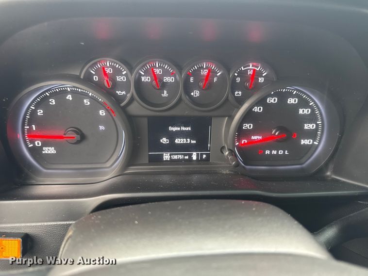 image for item EA2124 2021 Chevrolet Silverado 2500 HD Double Cab utility bed pickup truck