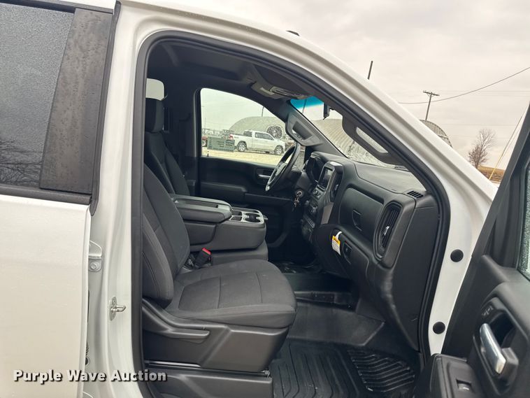 image for item EA2124 2021 Chevrolet Silverado 2500 HD Double Cab utility bed pickup truck