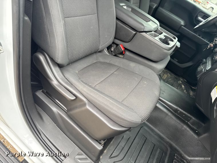 image for item EA2124 2021 Chevrolet Silverado 2500 HD Double Cab utility bed pickup truck