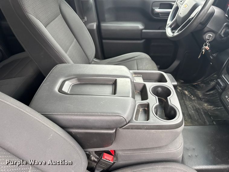 image for item EA2124 2021 Chevrolet Silverado 2500 HD Double Cab utility bed pickup truck