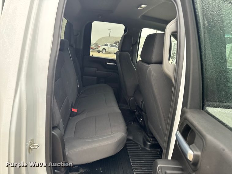 image for item EA2124 2021 Chevrolet Silverado 2500 HD Double Cab utility bed pickup truck