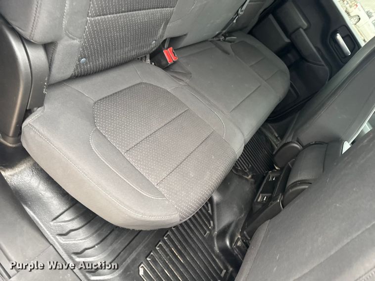 image for item EA2124 2021 Chevrolet Silverado 2500 HD Double Cab utility bed pickup truck