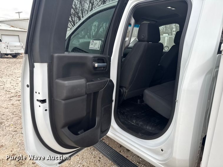 image for item EA2124 2021 Chevrolet Silverado 2500 HD Double Cab utility bed pickup truck