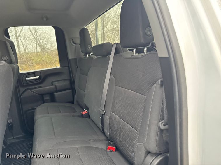 image for item EA2124 2021 Chevrolet Silverado 2500 HD Double Cab utility bed pickup truck