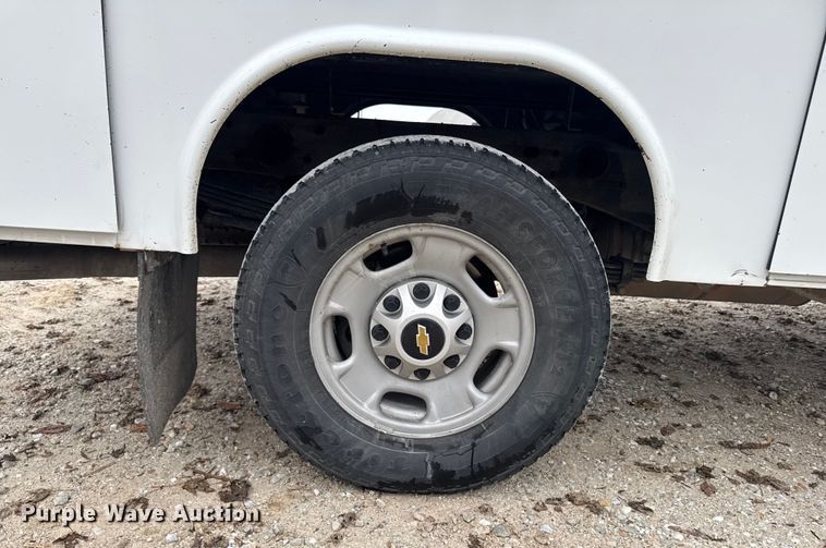 image for item EA2124 2021 Chevrolet Silverado 2500 HD Double Cab utility bed pickup truck