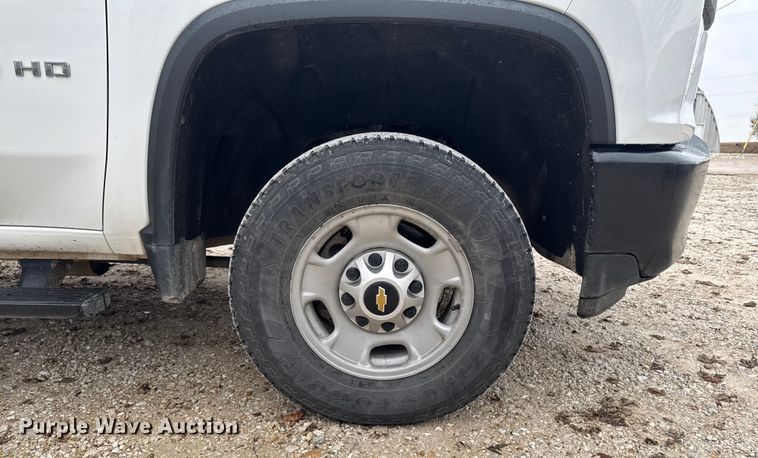 image for item EA2124 2021 Chevrolet Silverado 2500 HD Double Cab utility bed pickup truck