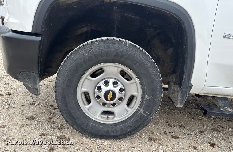 image for item EA2124 2021 Chevrolet Silverado 2500 HD Double Cab utility bed pickup truck