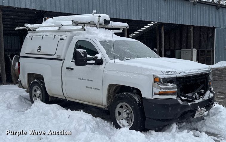 image for item EA2127 2017 Chevrolet Silverado 1500 pickup truck