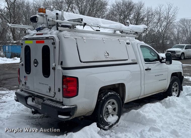 image for item EA2127 2017 Chevrolet Silverado 1500 pickup truck