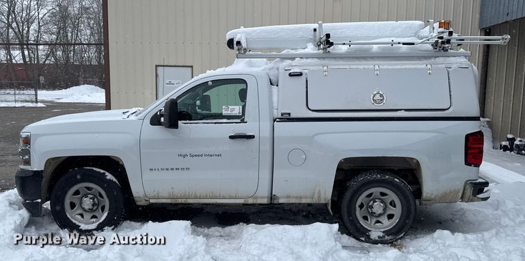 image for item EA2127 2017 Chevrolet Silverado 1500 pickup truck