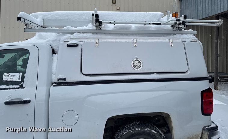 image for item EA2127 2017 Chevrolet Silverado 1500 pickup truck