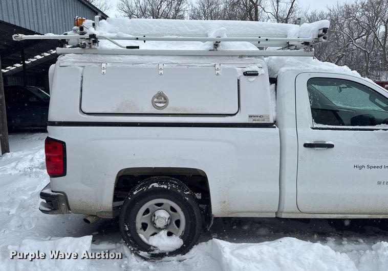 image for item EA2127 2017 Chevrolet Silverado 1500 pickup truck