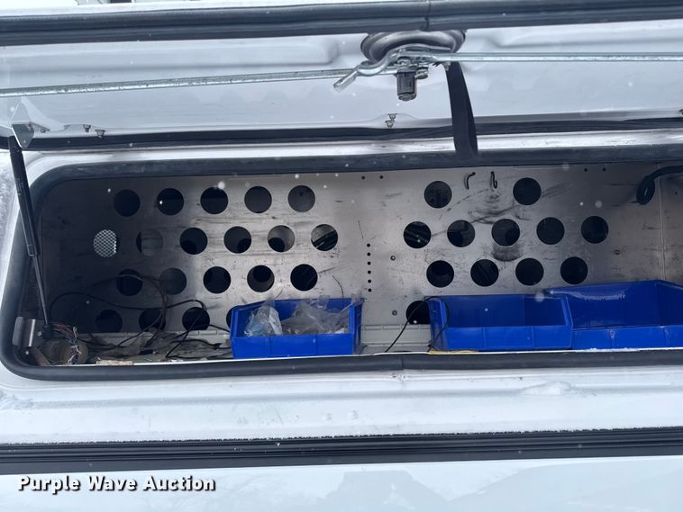 image for item EA2127 2017 Chevrolet Silverado 1500 pickup truck