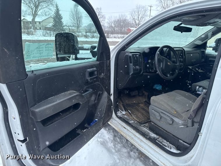 image for item EA2127 2017 Chevrolet Silverado 1500 pickup truck