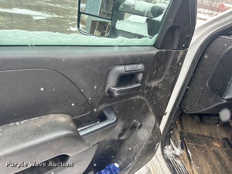 image for item EA2127 2017 Chevrolet Silverado 1500 pickup truck