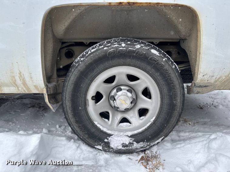 image for item EA2127 2017 Chevrolet Silverado 1500 pickup truck