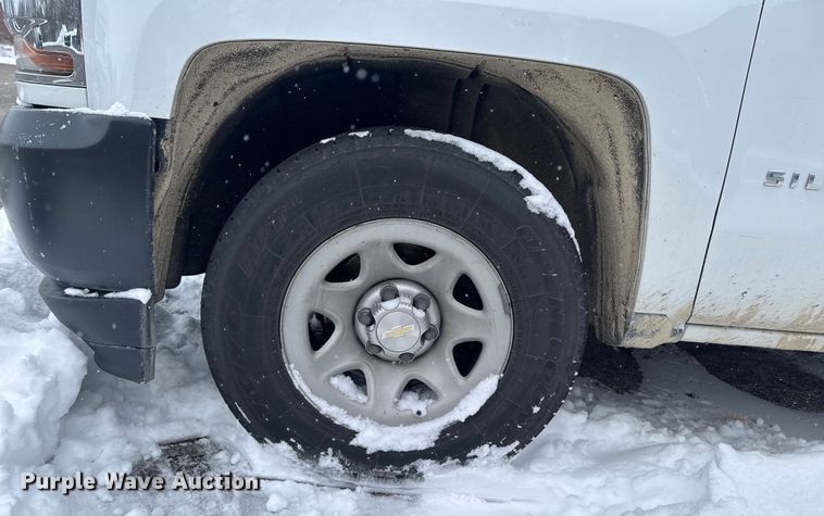 image for item EA2127 2017 Chevrolet Silverado 1500 pickup truck