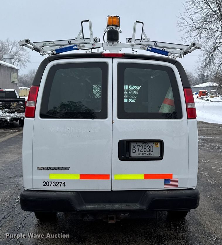 image for item EA2130 2017 Chevrolet Express 2500 van