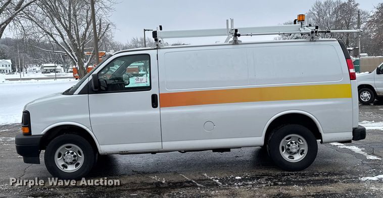 image for item EA2130 2017 Chevrolet Express 2500 van