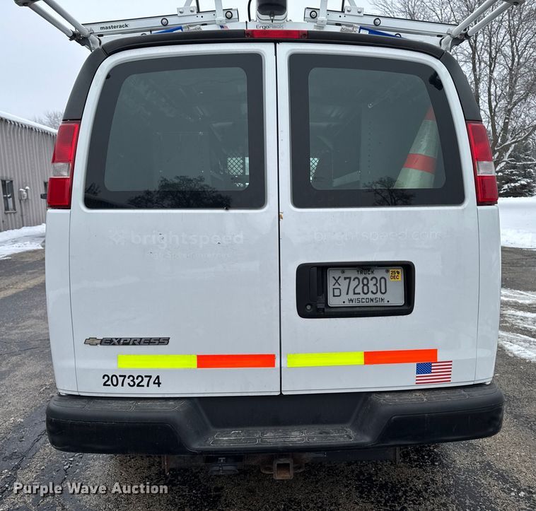 image for item EA2130 2017 Chevrolet Express 2500 van