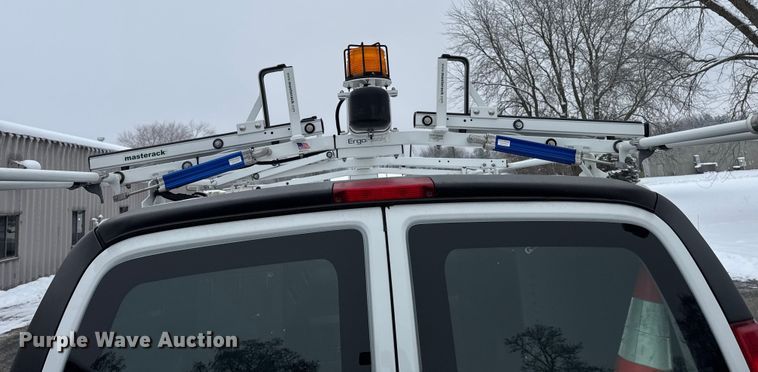 image for item EA2130 2017 Chevrolet Express 2500 van