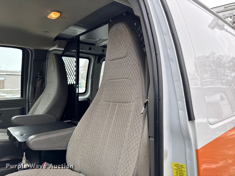 image for item EA2130 2017 Chevrolet Express 2500 van