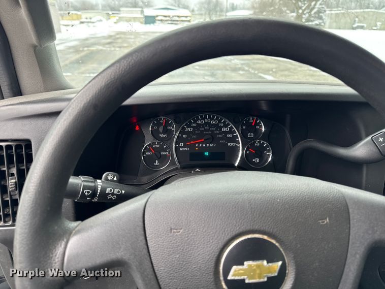image for item EA2130 2017 Chevrolet Express 2500 van