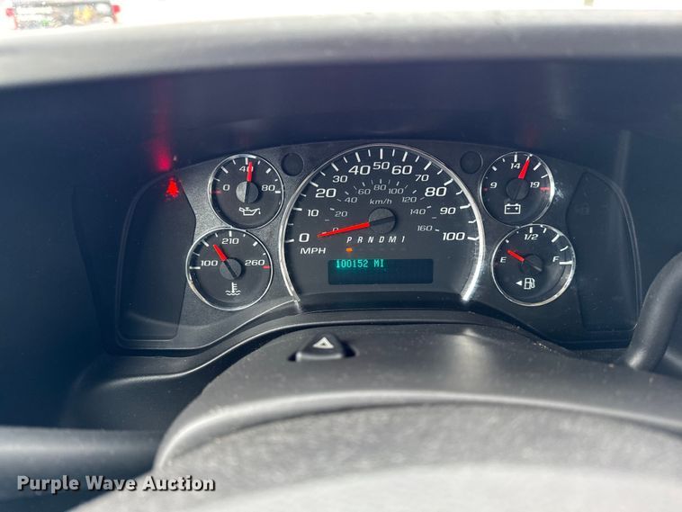 image for item EA2130 2017 Chevrolet Express 2500 van