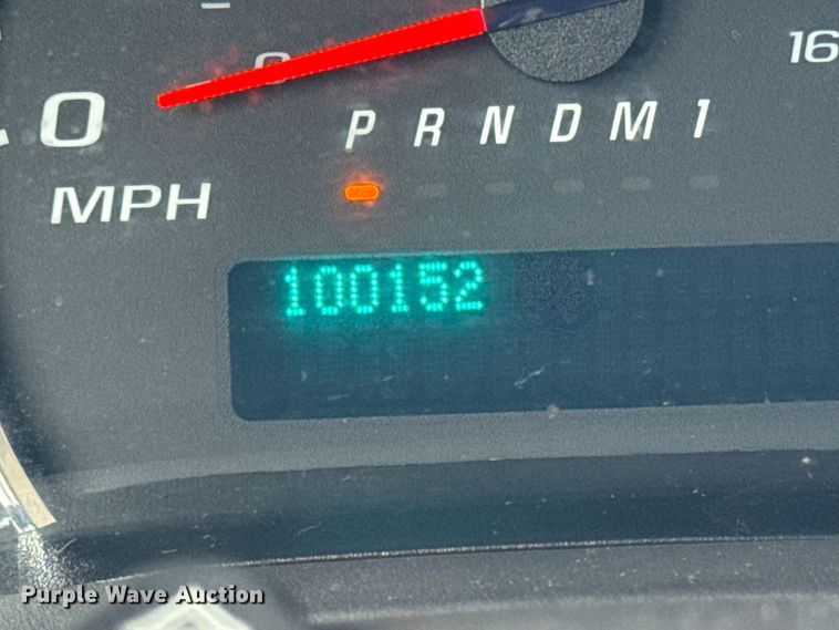 image for item EA2130 2017 Chevrolet Express 2500 van