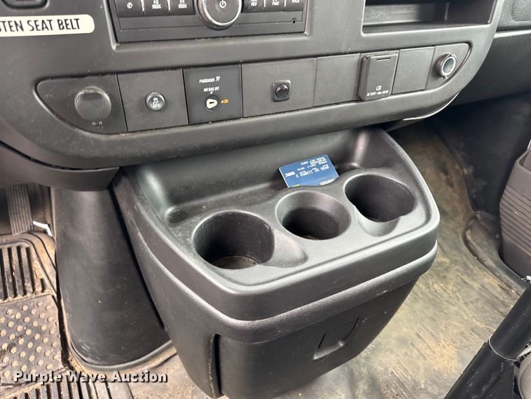 image for item EA2130 2017 Chevrolet Express 2500 van