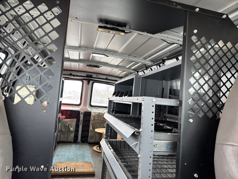 image for item EA2130 2017 Chevrolet Express 2500 van