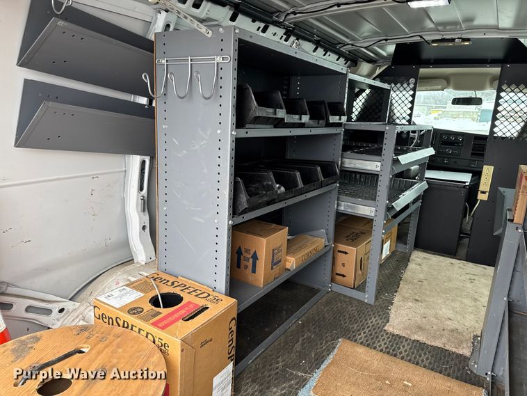 image for item EA2130 2017 Chevrolet Express 2500 van