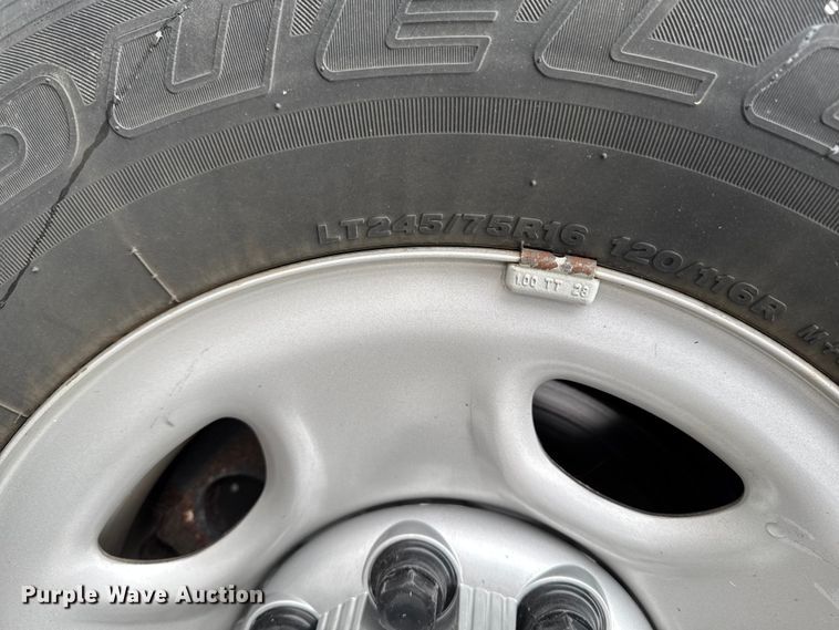 image for item EA2130 2017 Chevrolet Express 2500 van