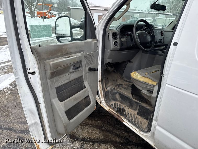 image for item EA2131 2013 Ford E150 van