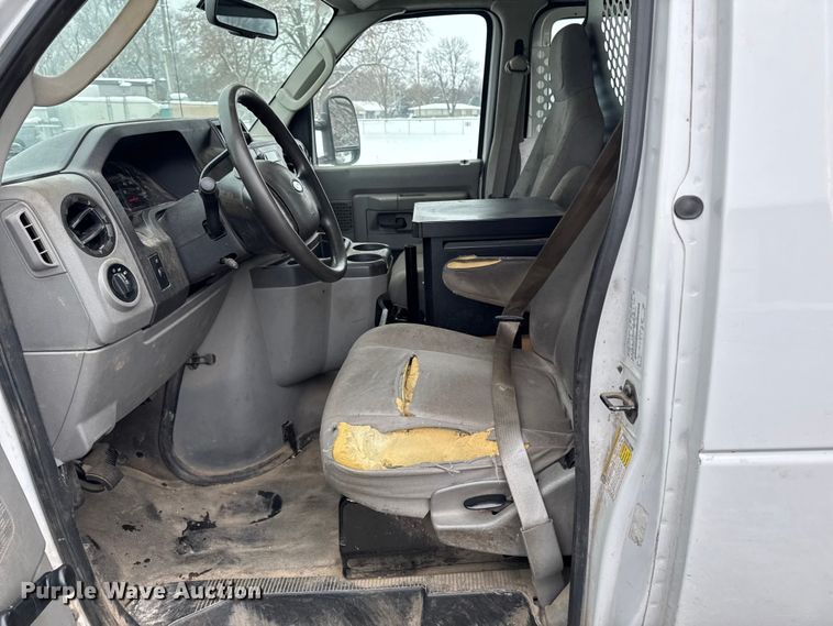 image for item EA2131 2013 Ford E150 van
