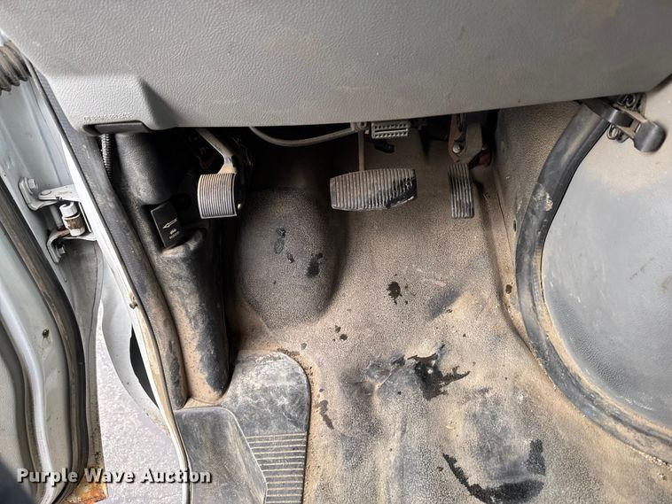 image for item EA2131 2013 Ford E150 van